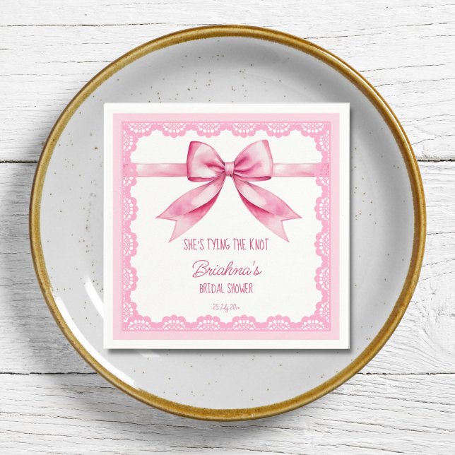 Sie bindet das gedruckte Brautparty an den Knoten Serviette (She's tying the knot pink bow retro lace bridal shower printed napkins template personalized decor)