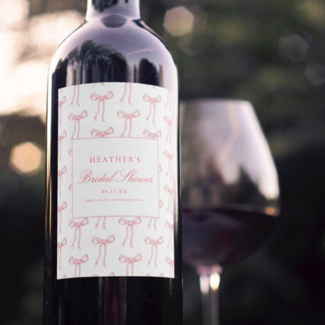 Sie bindet das knöchelblaue Brautparty Weinetikett (Von Creator hochgeladen)