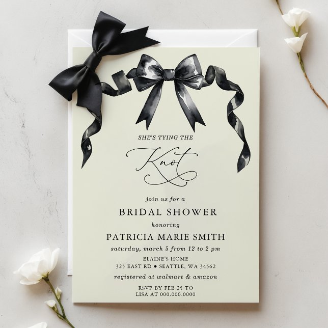 Sie bindet das knotenschwarze Brautparty Einladung (She is tying the knot black bow Bridal Shower Invitation)