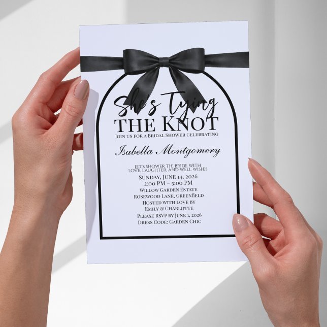 Sie bindet die Knoten Schwarz-Palette Bow Einladung (She’s Tying the Knot Black Palette Bow Invitations)