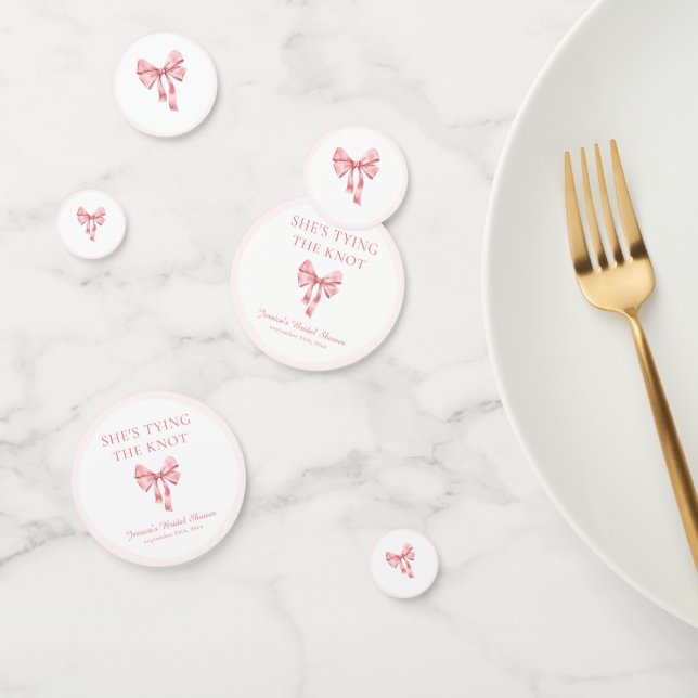 Sie bindet die weich rosa Dusche der Knöchel an Konfetti (Gruppe)