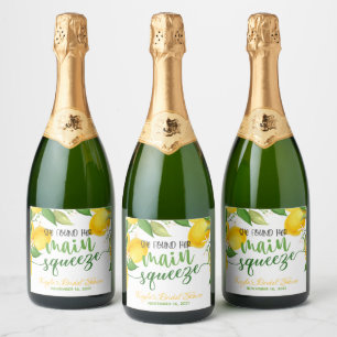 Sie fand ihre Hauptpresse-Sparkling-Weinflasche L