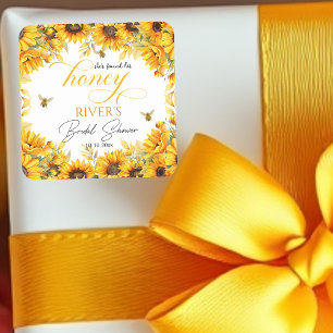 Sie fand ihre Honig-Junggesellinnen-Abschiedsparty Quadratischer Aufkleber