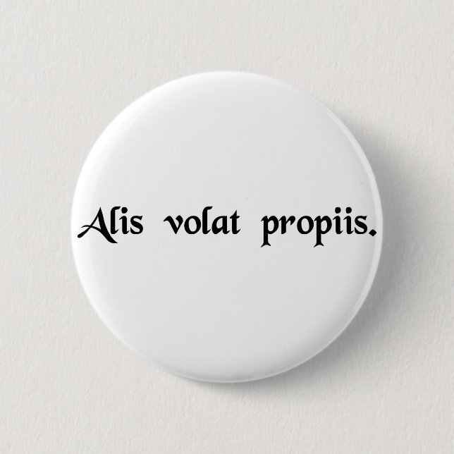 Sie fliegt mit ihren eigenen Flügeln Button (Vorderseite)