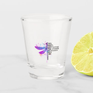 Sie flüsterten ihr zu, dass ihr Sturm nicht aushal Schnapsglas