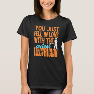 Sie geraten einfach in Liebe mit dem Niedlichsten T-Shirt