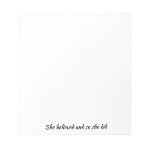 "Sie glaubte" Zitat zum Thema "Girl Biking Fun" Notizblock