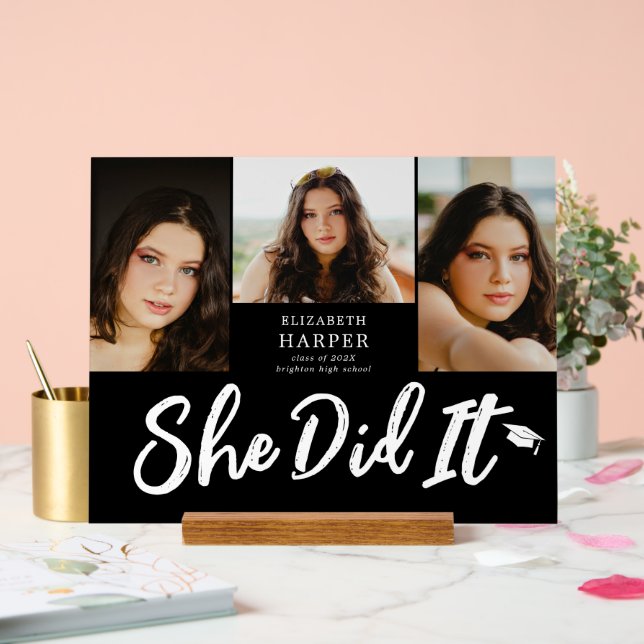 Sie hat es geschafft Brush Script 3 Foto Abschluss Acrylschild (Hochzeit)