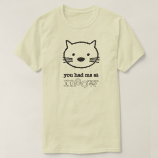 Sie hatten mich am grundlegenden T-Shirt der