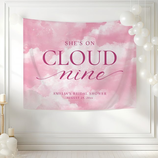 Sie ist auf Cloud Nine Pink Brautparty Tapestry Wandteppich (Von Creator hochgeladen)