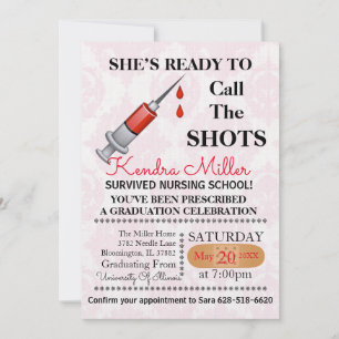 Sie ist bereit, den Shots Nursing Abschluss zu nen Einladung