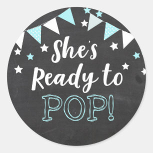 Sie ist bereit zum Pop des Sticker Boys