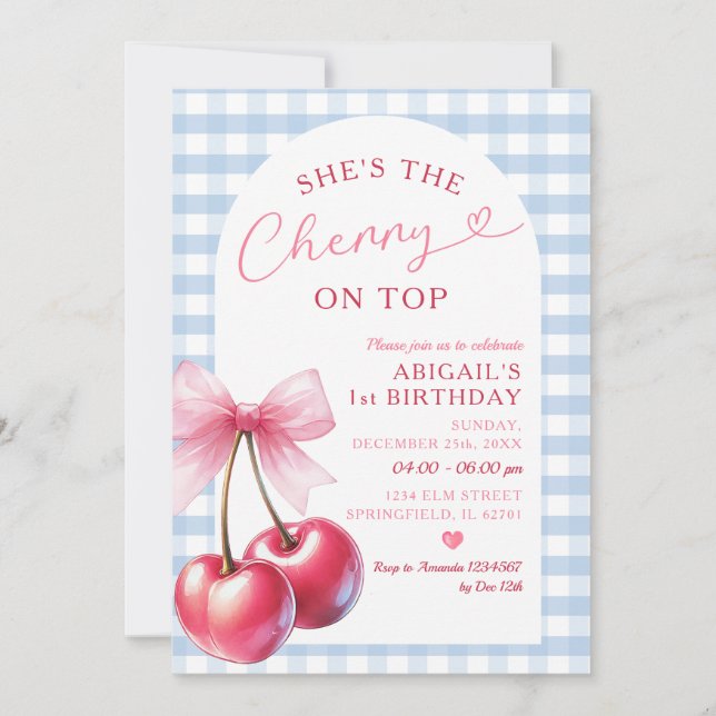 Sie ist Cherry auf Top Blue Gingham Pink Birthday  Einladung (Vorderseite)