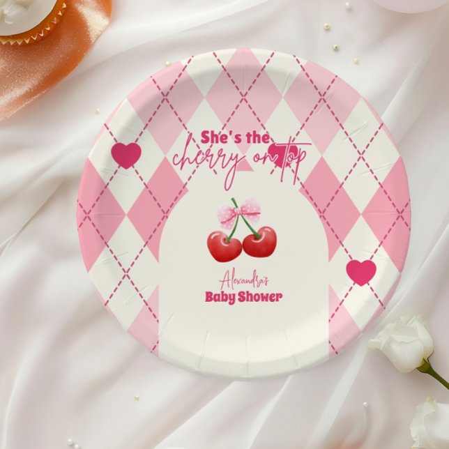 Sie ist die Cherry auf der Babydusche Pappteller (Von Creator hochgeladen)