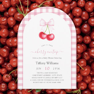 Sie ist die Kirsche auf dem rosa Gingham-Baby-Tort Einladung