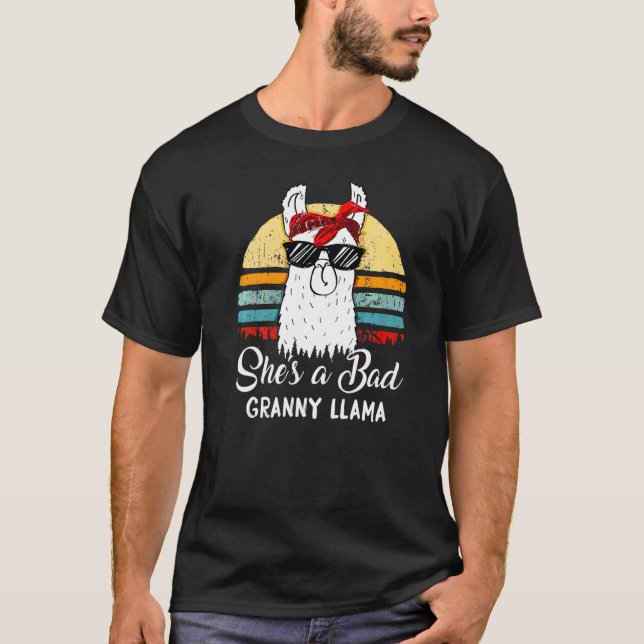 Sie ist eine schlechte Granny Llama Mama Mama Oma T-Shirt (Vorderseite)
