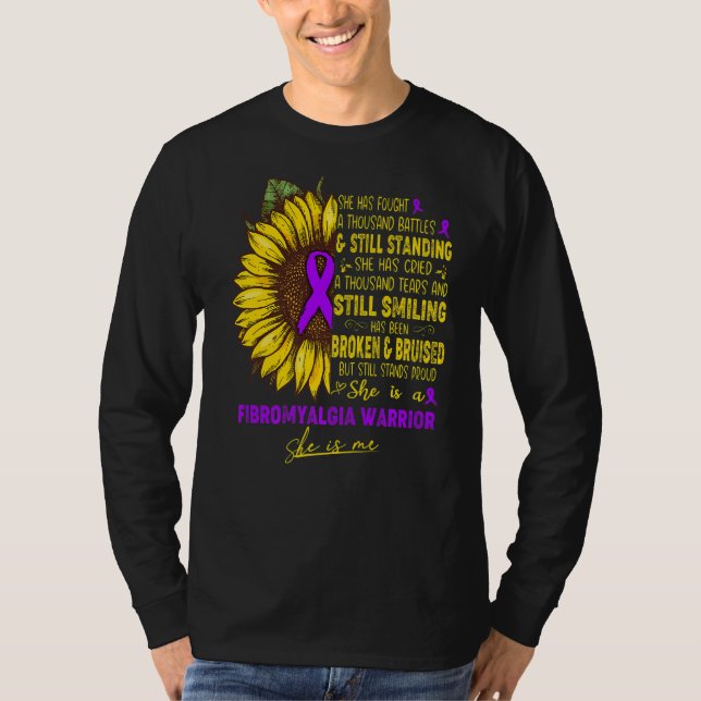 Sie ist Fibromyalgie-Kriegerin und ich T-Shirt (Vorderseite)