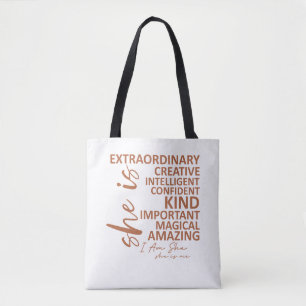 "Sie ist Ich" Mocha Mousse Affirmations-Typografie