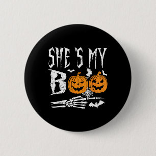 Sie ist mein Boo Skeleton Hand Pumpkin Halloween M Button