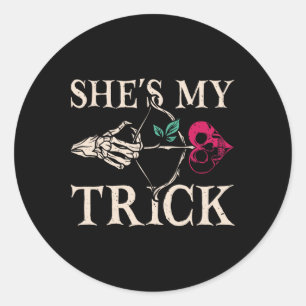 Sie ist mein Trick Matching Couple Halloween Kostü Runder Aufkleber