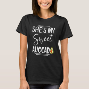 Sie ist meine süße Avocado-Liebe T-Shirt