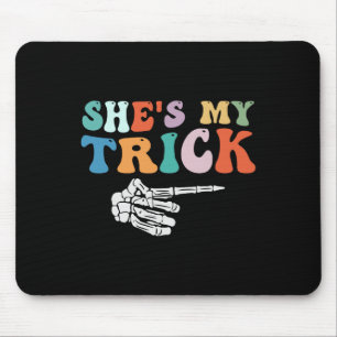 Sie ist meine Trick-Skelett-Hand Halloween-Paare  Mousepad