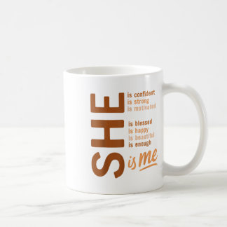 Sie ist mir zuversichtlich, stark ausgebildet schw kaffeetasse