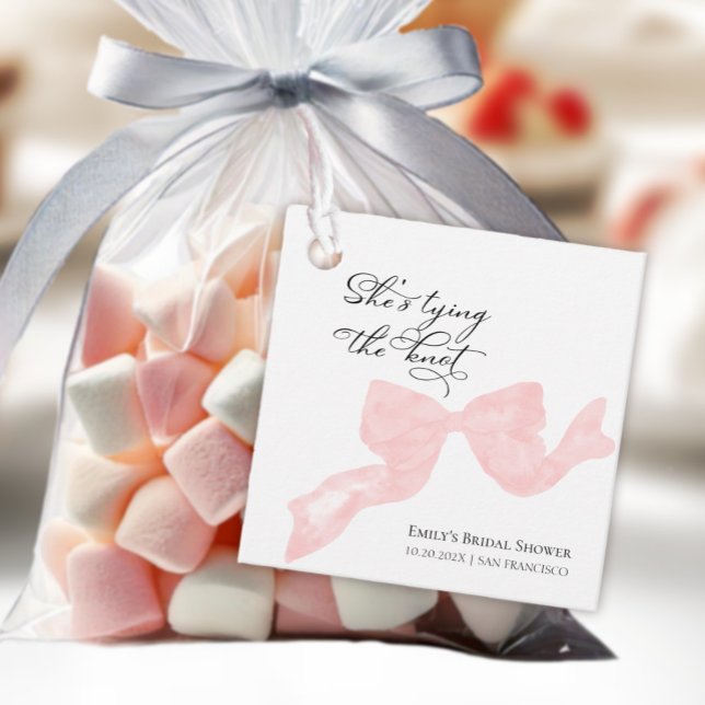 Sie ist mit dem Brautparty "Knot Bow" beschäftigt. Geschenkanhänger (Von Creator hochgeladen)