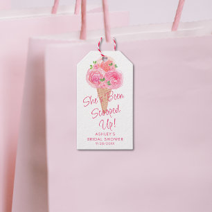 Sie ist mit Eiscreme-Hochzeitsdusche abgeschöpft w Geschenkanhänger