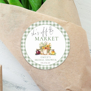 Sie ist vom Markt Sage Gingham Brautdusche Runder Aufkleber