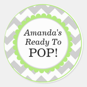 Sie ist zum Pop, Zickzack Druck-Baby-Dusche bereit Runder Aufkleber
