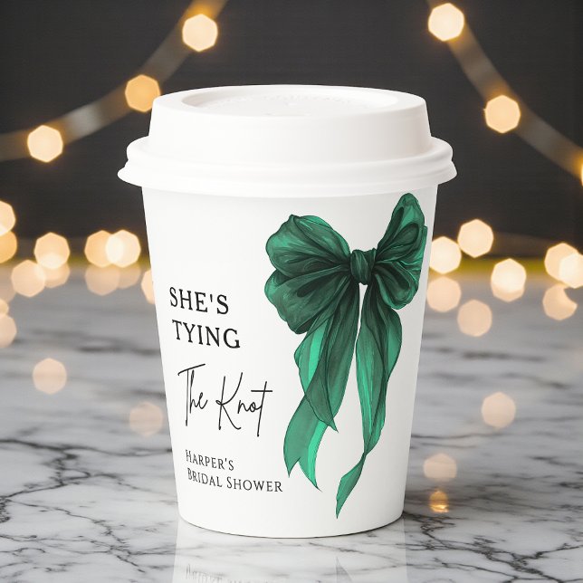 Sie knüpft den Knoten Grüne Schleife Brautdusche Pappbecher (Von Creator hochgeladen)