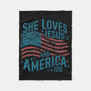 Sie liebt Jesus und Amerika auch USA-Flagge 4. Jul Fleecedecke