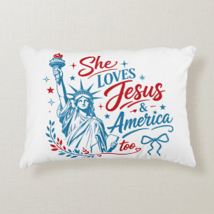 Sie liebt Jesus und Amerika zu sehr 4. Juli Christ Dekokissen