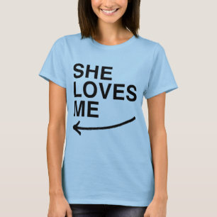 Sie liebt mich (links).png T-Shirt