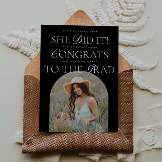 Sie machte es B&W Arch Hybrid Schriftart Moderner  Einladung (Von Creator hochgeladen)