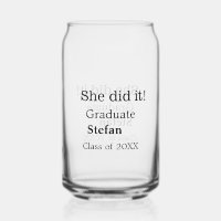 Sie machte es graduiert hinzufügen Namen Klasse vo