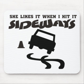 sie mag es seitlich DRIFTwith AUTO 2 Mousepad