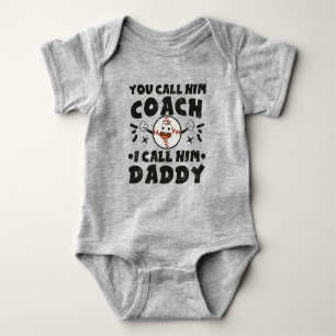 Sie nennen ihn Coach, ich nenne ihn Daddy, Niedlic Baby Strampler