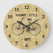 Sie plus Fahrrad entsprechen glücklichem antikem