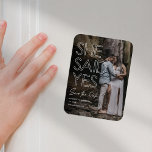 Sie sagte ja Foto Save the Date Magnet<br><div class="desc">Save the Date Ankündigungs-Magnet mit einem Foto von Ihnen und Ihrem Partner,  das Sprichwort "sie sagte ja" in einem fett typografischen hohlen Schriftart,  Ihre Namen,  Datum und den Ort Ihrer zukünftigen Hochzeit.</div>
