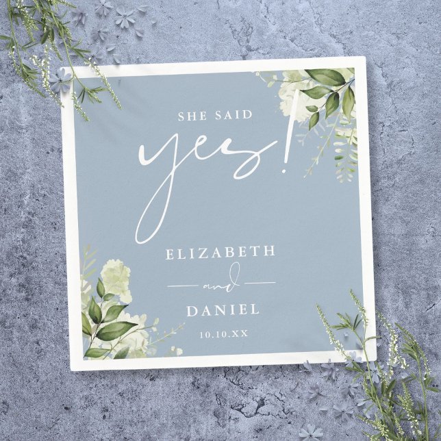 Sie sagte Yes Greenery Dusty Blue Engagement Party Serviette (She Said Yes Greenery Dusty Blue Engagement Party Napkins)