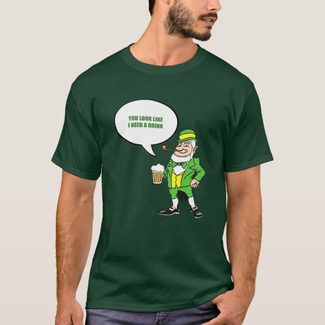 SIE SCHAUEN, WIE ICH EIN GETRÄNK BENÖTIGE T-Shirt (Vorderseite)