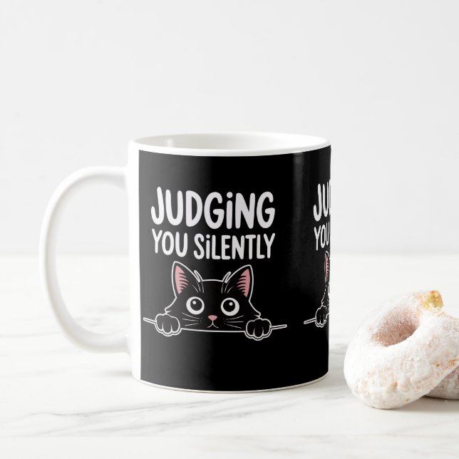Sie schweigend zu beurteilen Katzen lieben Katzen  Kaffeetasse (Mit Donut)