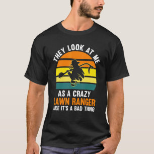 Sie sehen mich als Rasenmäher mit Kracken T-Shirt