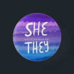 SIE/SIE Pronouns farbenfroh handsigniert Wasserfar Button<br><div class="desc">Dekorieren Sie Ihr Outfit mit diesem coolen Kunstknopf. Macht ein großartiges Geschenk! Sie können ihn anpassen und auch Text hinzufügen. Karo in meinem Shop für viel mehr Farben und Muster! Lass mir Bescheid,  wenn du auch etwas Gewohntes willst.</div>