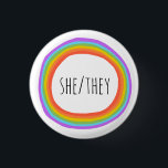 SIE/SIE Pronouns farbenfroher Regenbogenkreis Button<br><div class="desc">Dekorieren Sie Ihr Outfit mit diesem coolen Kunstknopf. Macht ein großartiges Geschenk! Sie können ihn anpassen und auch Text hinzufügen. Karo in meinem Shop für viel mehr Farben und Muster! Lass mir Bescheid,  wenn du auch etwas Gewohntes willst.</div>