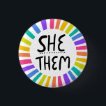 SIE / SIE Pronouns Rainbow Handschrift Stolz Button<br><div class="desc">Dekorieren Sie Ihr Outfit mit diesem coolen Kunstknopf. Macht ein großartiges Geschenk! Sie können ihn anpassen,  die Hintergrundfarben ändern und auch Text hinzufügen. Karo in meinem Shop für viel mehr Farben und Muster! Lass mir Bescheid,  wenn du auch etwas Gewohntes willst.</div>