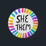 SIE / SIE Pronouns Rainbow Handschrift Stolz Button<br><div class="desc">Dekorieren Sie Ihr Outfit mit diesem coolen Kunstknopf. Macht ein großartiges Geschenk! Sie können ihn anpassen,  die Hintergrundfarben ändern und auch Text hinzufügen. Karo in meinem Shop für viel mehr Farben und Muster! Lass mir Bescheid,  wenn du auch etwas Gewohntes willst.</div>