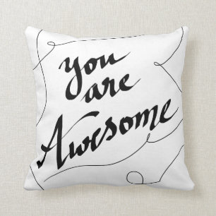 Sie sind die fantastische Schwarz-weiße Kissen